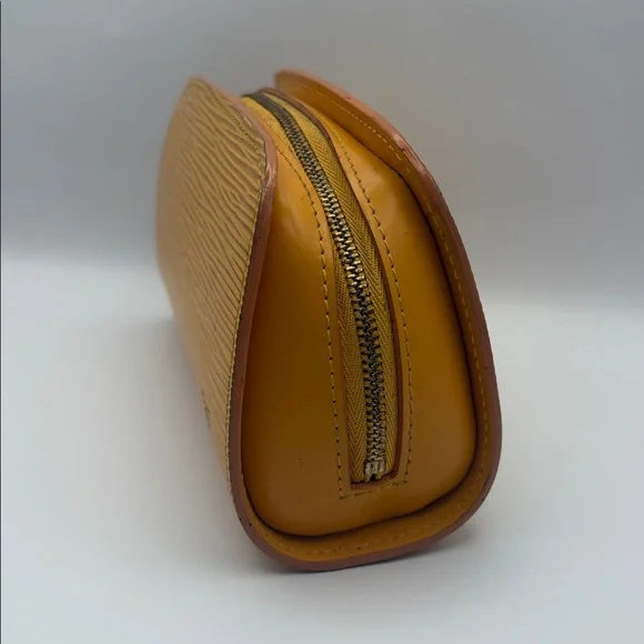 Louis Vuitton Epi Yellow Clutch pouch - Picture 3 of 8